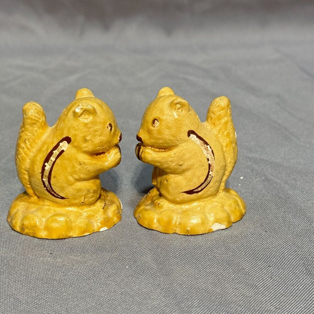 Vintage Salt & Pepper Shakers Wooden Squirrels Hand Carved